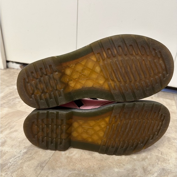 Dr Martens light pink patent leather boots - Picture 7 of 9